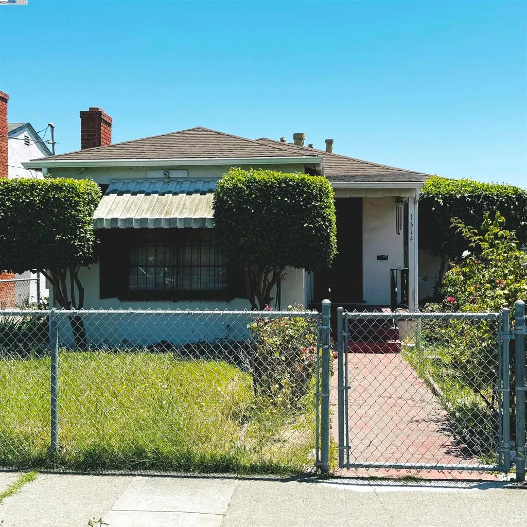 Delores "Dee" Johnson, Realtor, DRE # 01351847 in Emeryville, CA (2)