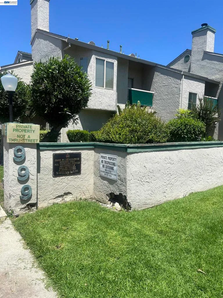 Delores "Dee" Johnson, Realtor, DRE # 01351847 in Emeryville, CA (4)