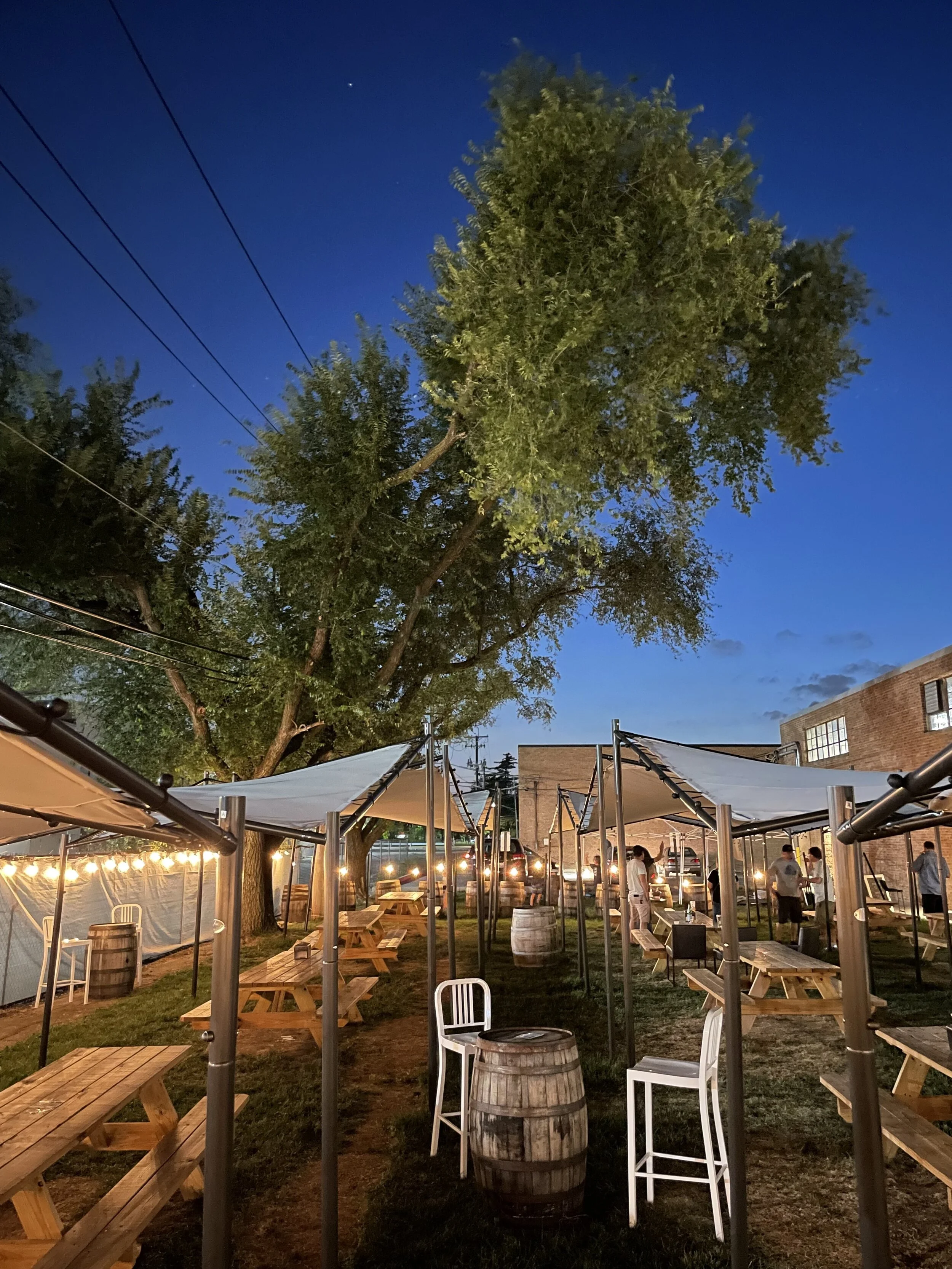 Une Année | Hubbard's Cave Brewery & Barbecue in Niles, IL