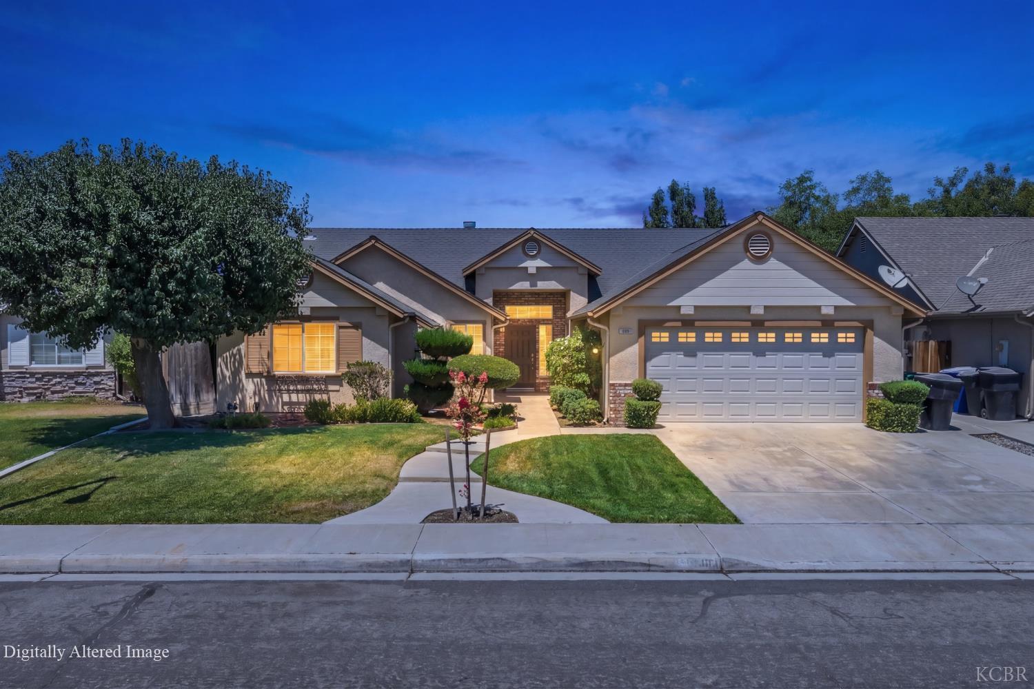 Ashley Lovrencevic Realtor | Military Relocation Specialist in Hanford, CA (4)