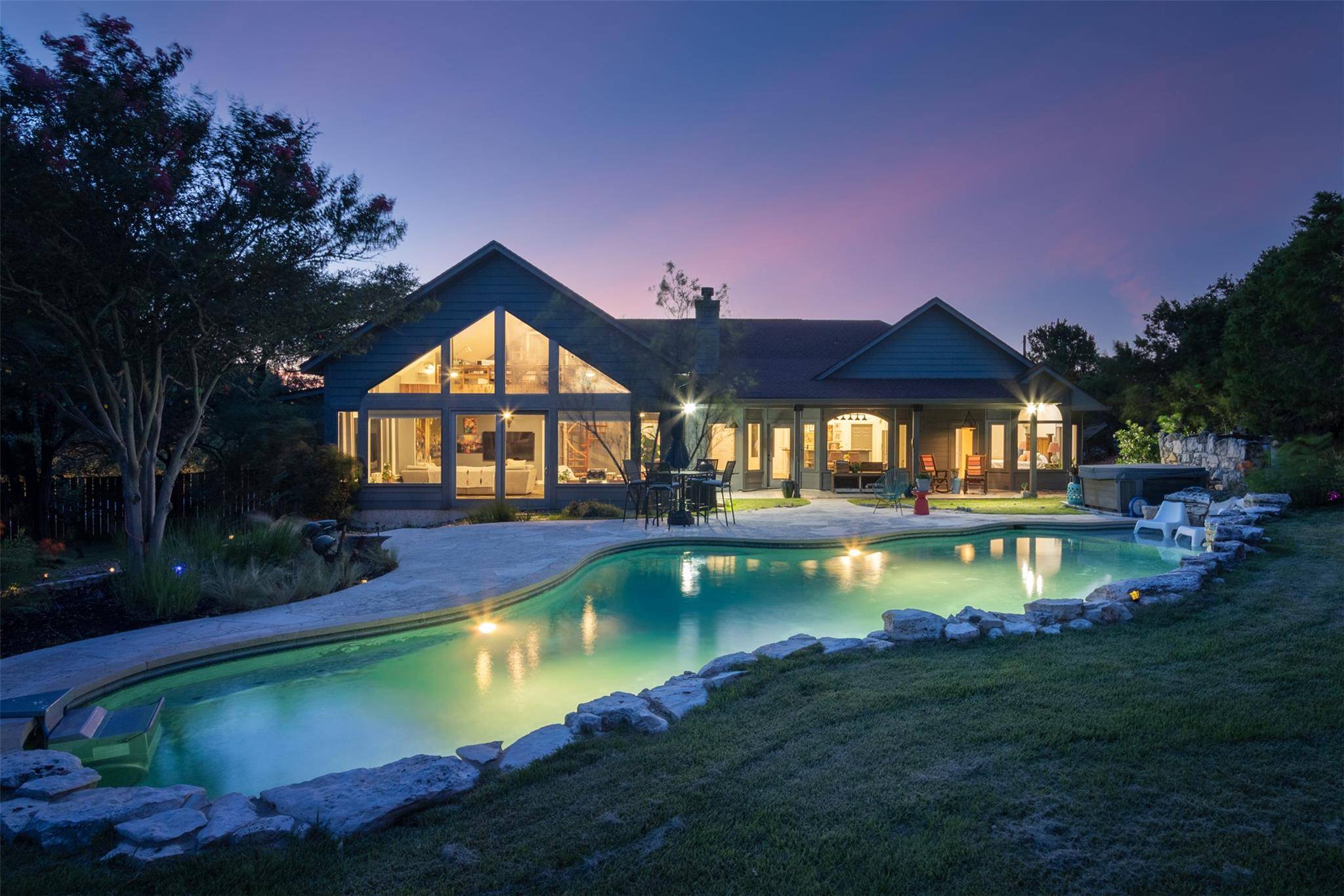 Dripping Springs Realtors - Mercer Street Real Estate Brokerage w/ Melissa Roberts & Amy Paczosa Runyan in Dripping Springs, TX (6)
