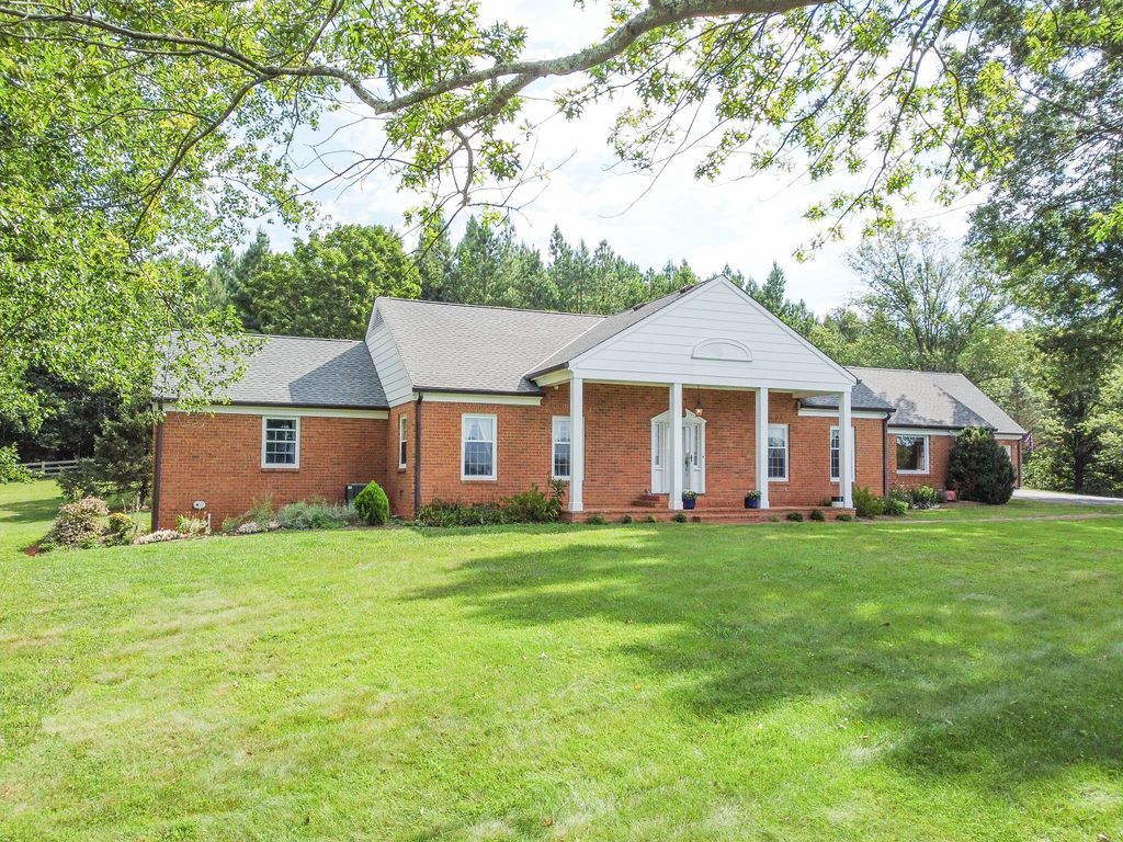 Ryan Burks Realtor in Waynesboro, VA (5)