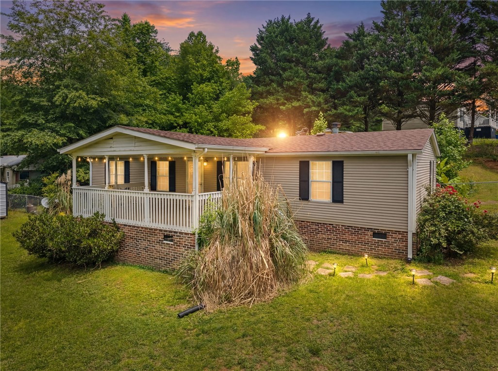 Jenny Burton, Real Broker, LLC in Piedmont, SC