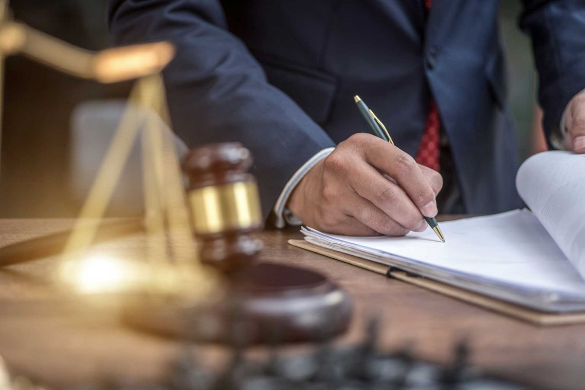 Hennis Legal Services in Doylestown, OH