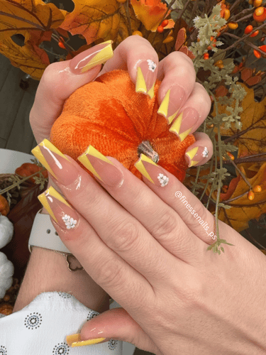Finesse Nails and Spa in Palm Springs, CA