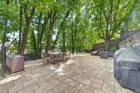 Erin Healy | Your Westchester Real Estate Agent in Larchmont, NY