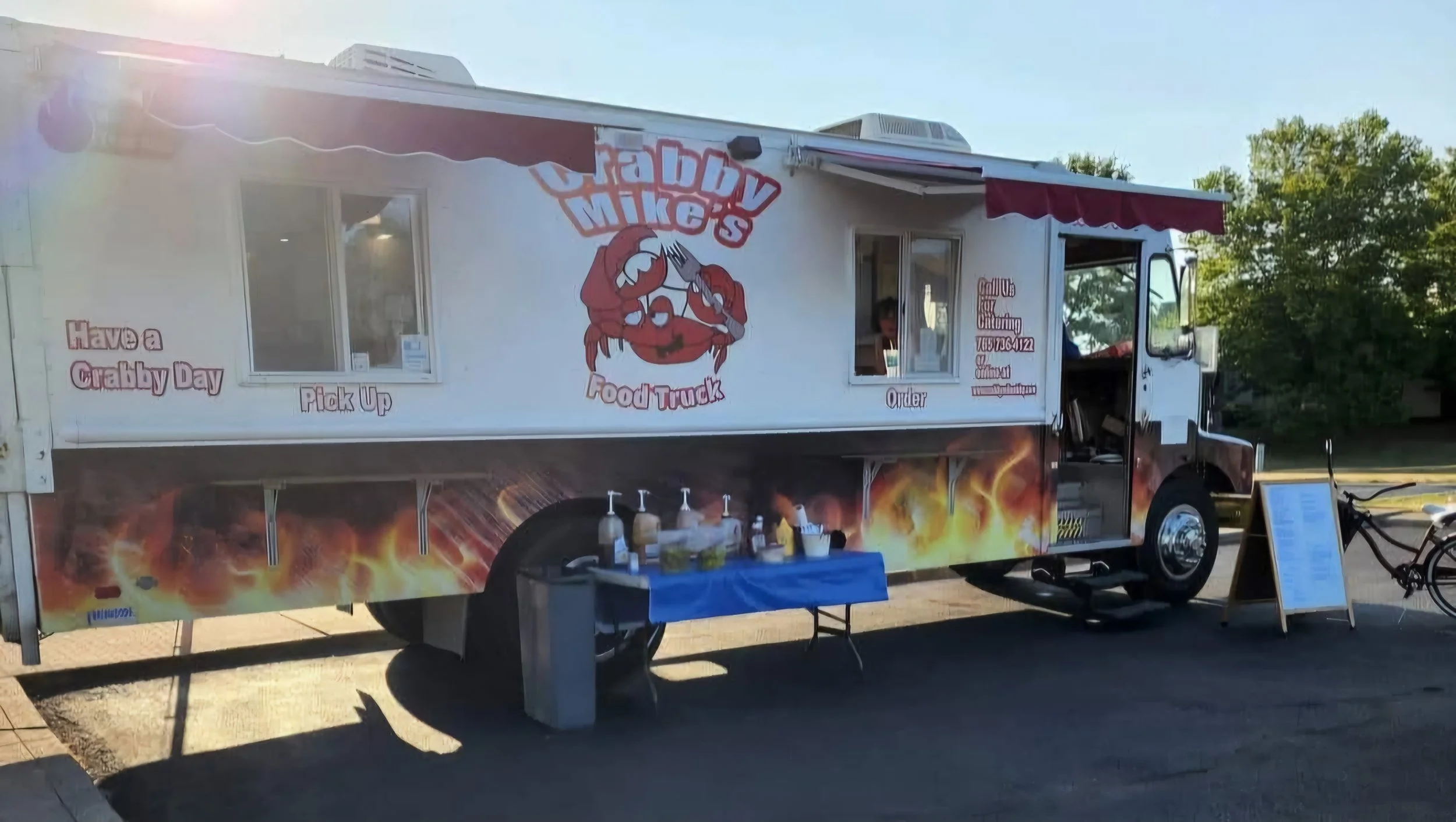 Crabby Mike's Food Truck in Lafayette, IN (2)