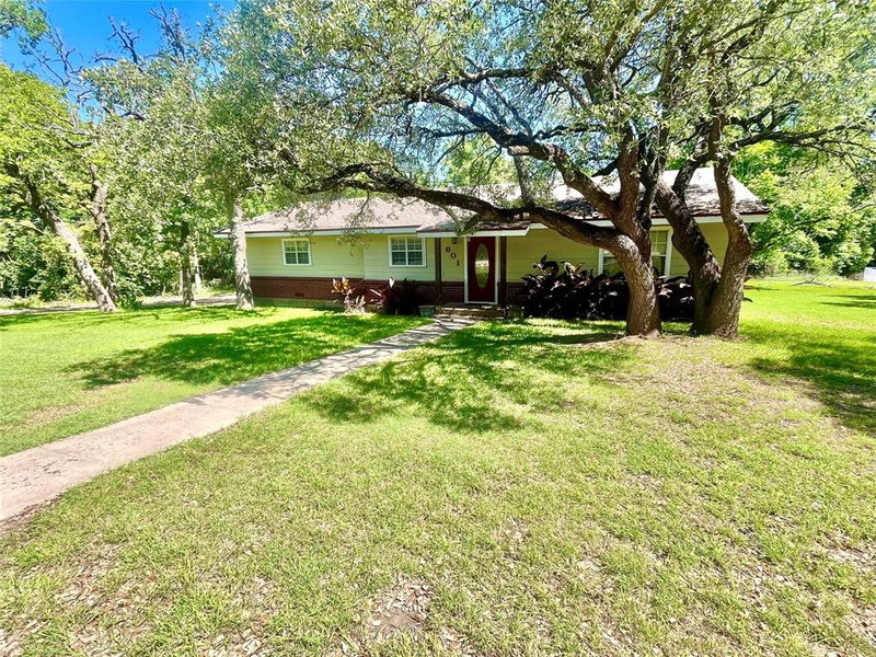 Christian Realty in Hamilton, TX