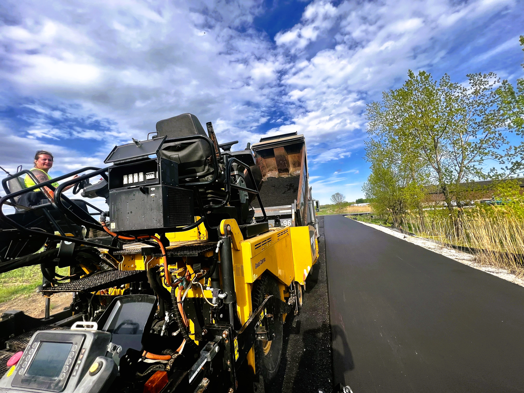 Pave Black Asphalt - Driveway & Paving Contractors in Appleton, WI (4)