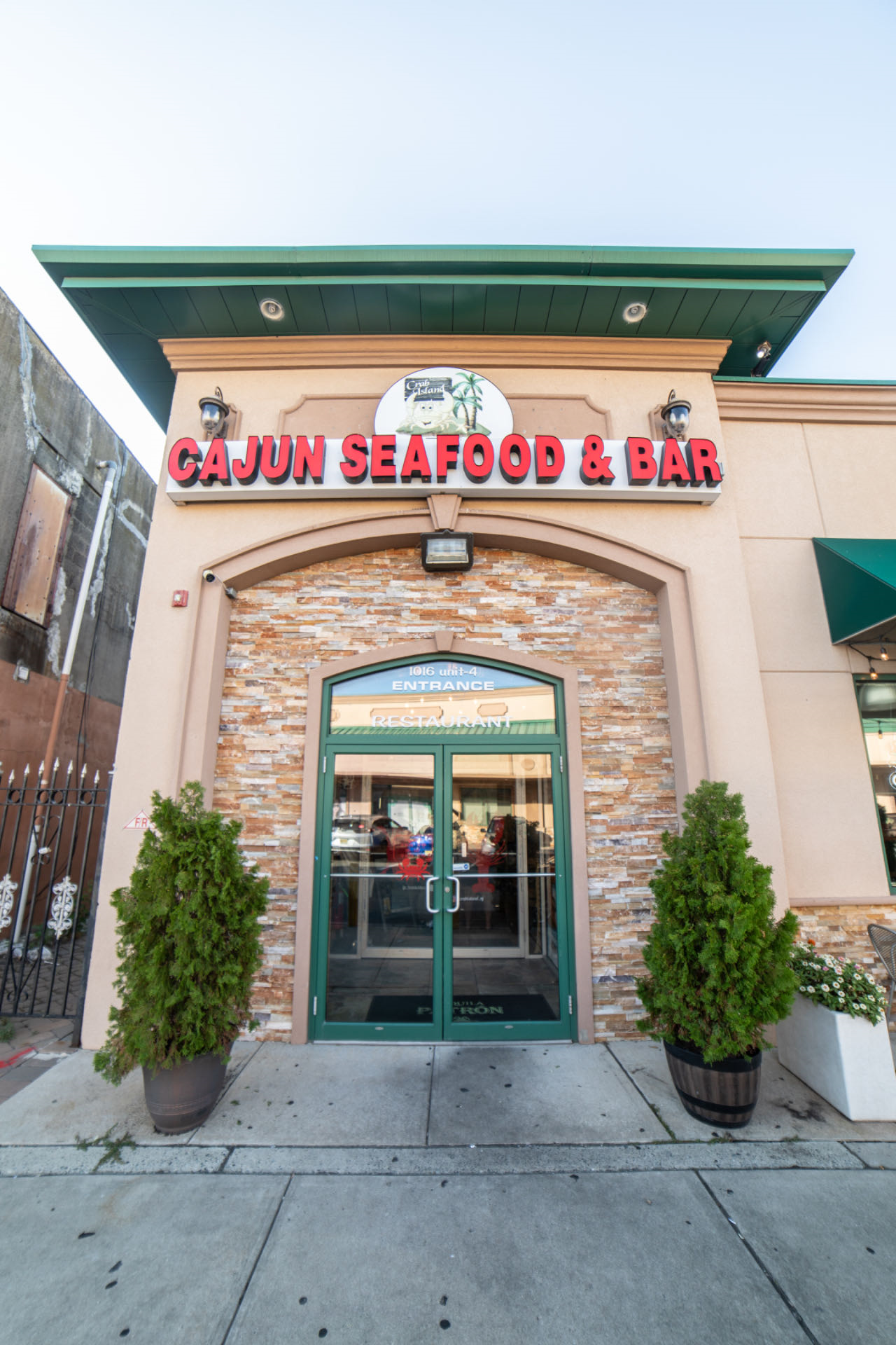 Crab Island Cajun Seafood & Bar in Clifton, NJ (4)
