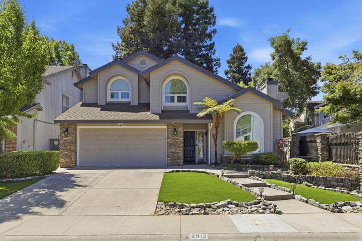 Asia Allen, Real Estate Agent CA DRE #01215775 in Sacramento, CA (2)