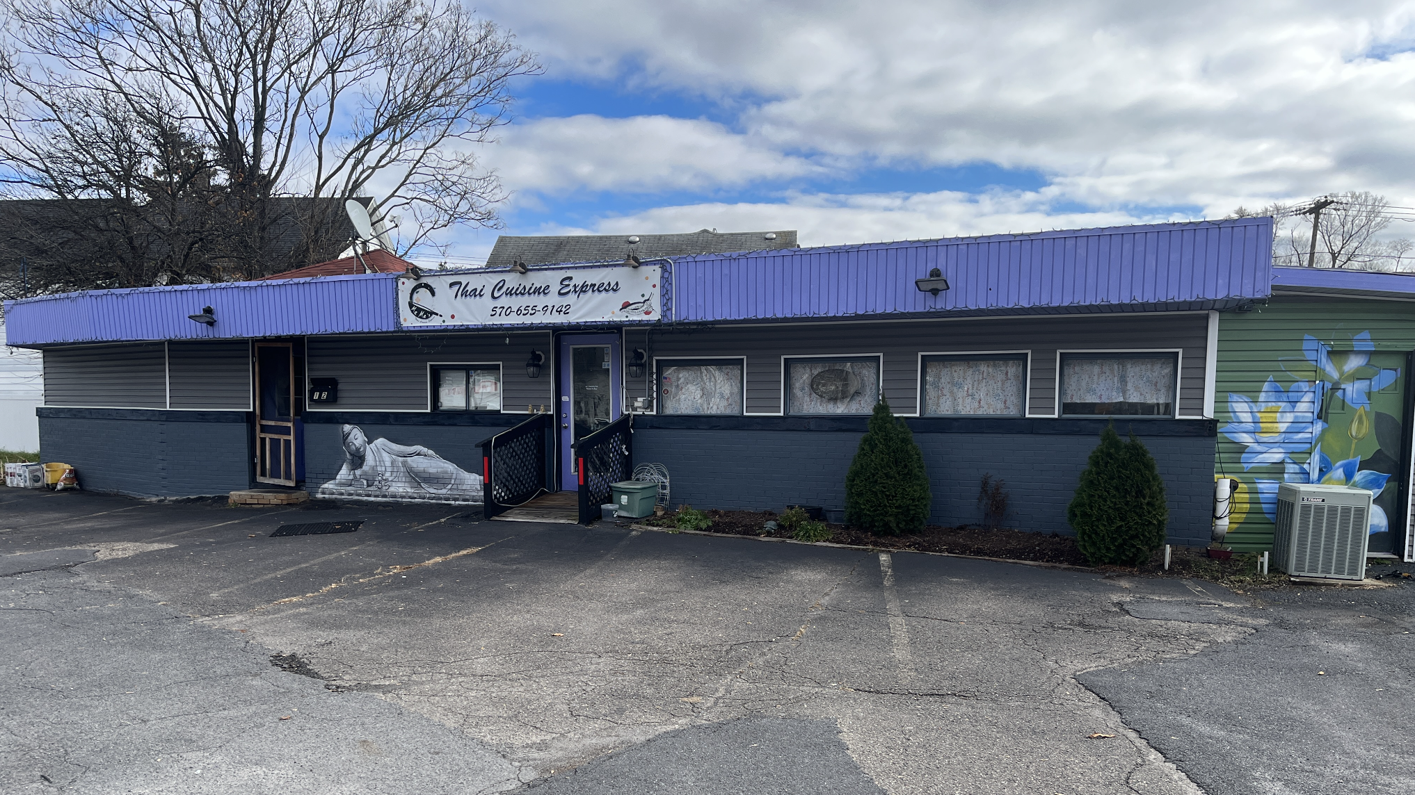 Mama's Thai Cuisine in Pittston, PA