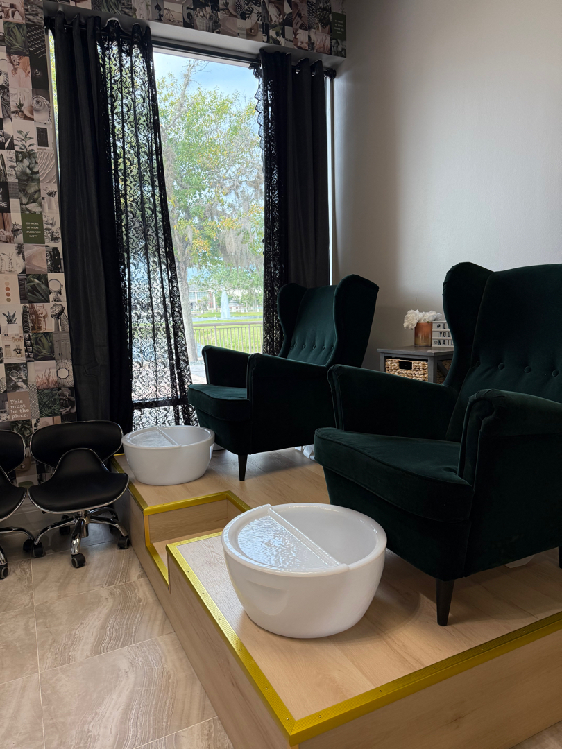 Mani Me Nail Studio in Fleming Island, FL (2)