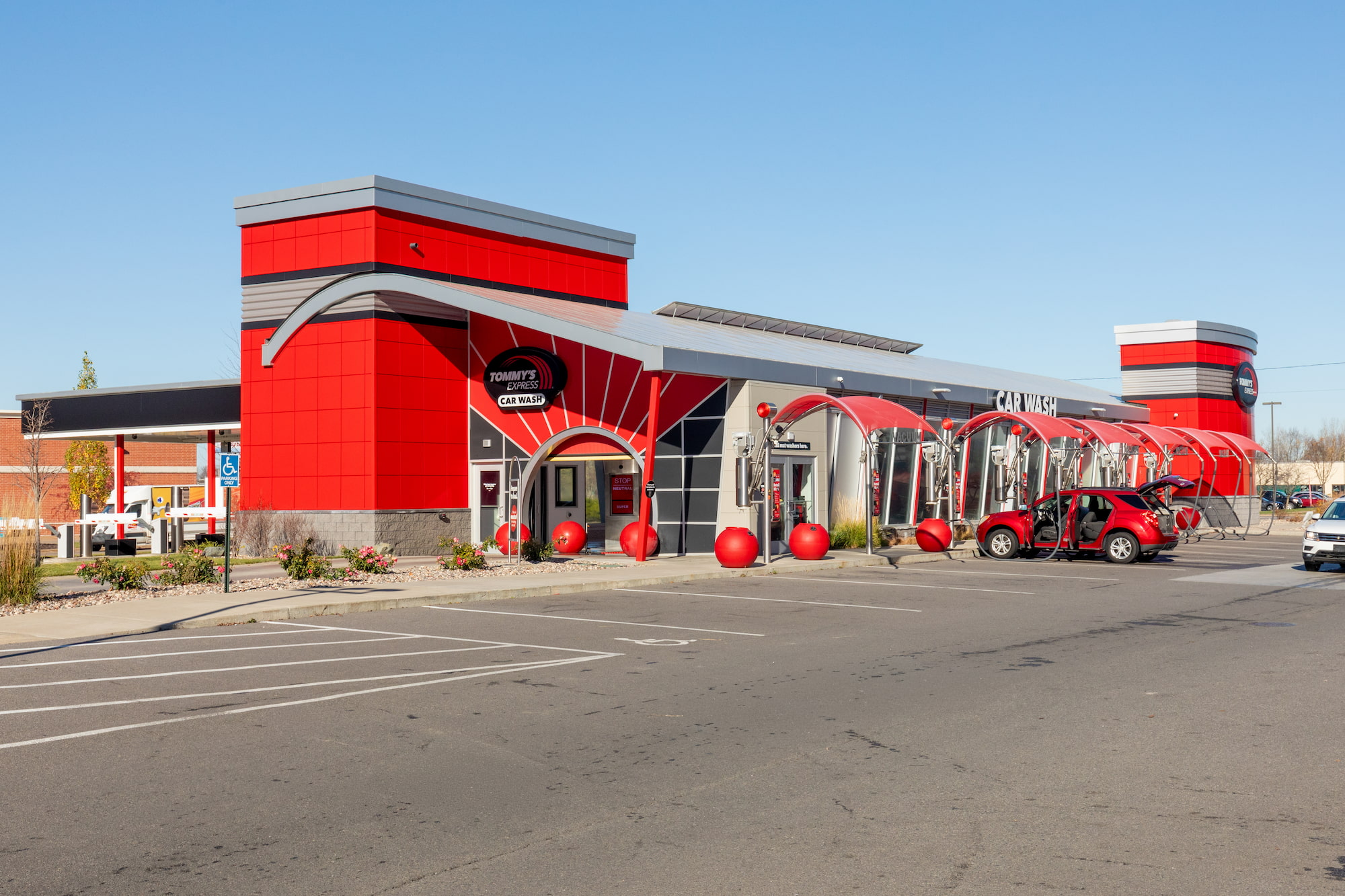 Tommy's Express® Car Wash in Schofield, WI (2)