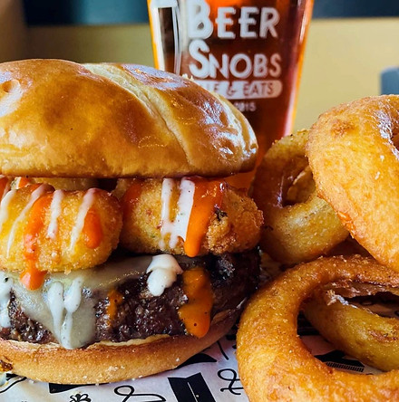 Beer Snobs Ale & Eats in Hartland, WI (2)