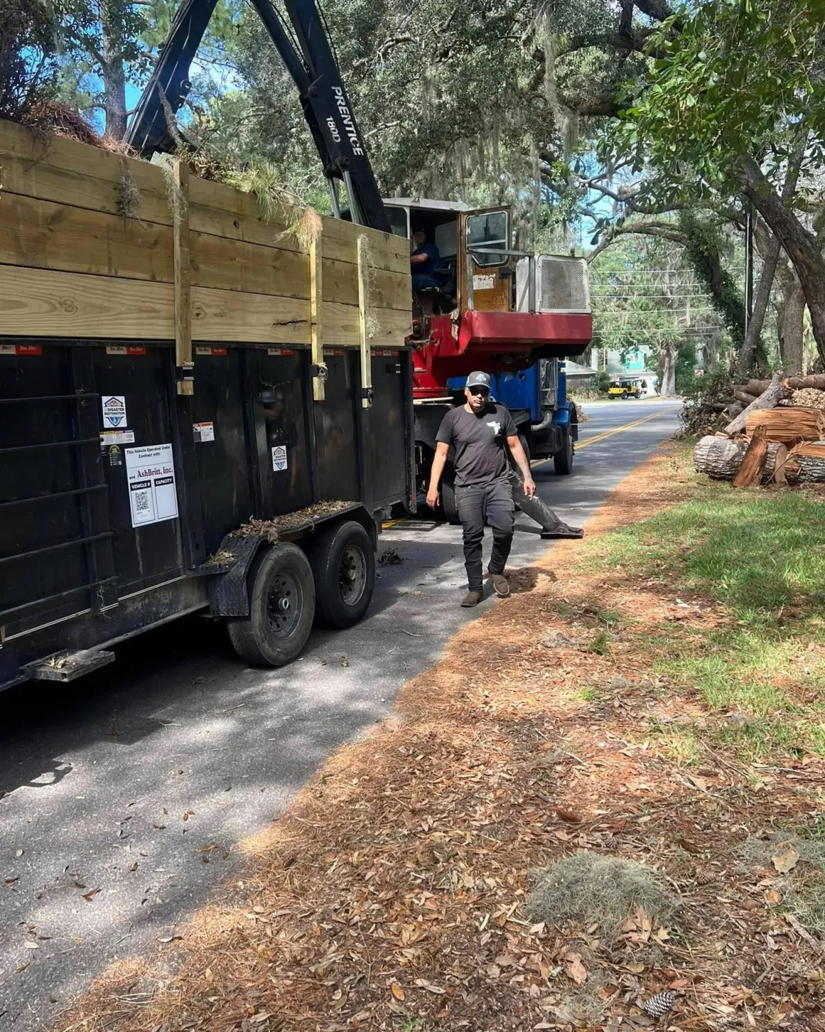 H.E. Tree & Debris Management Team in Coldspring, TX (2)