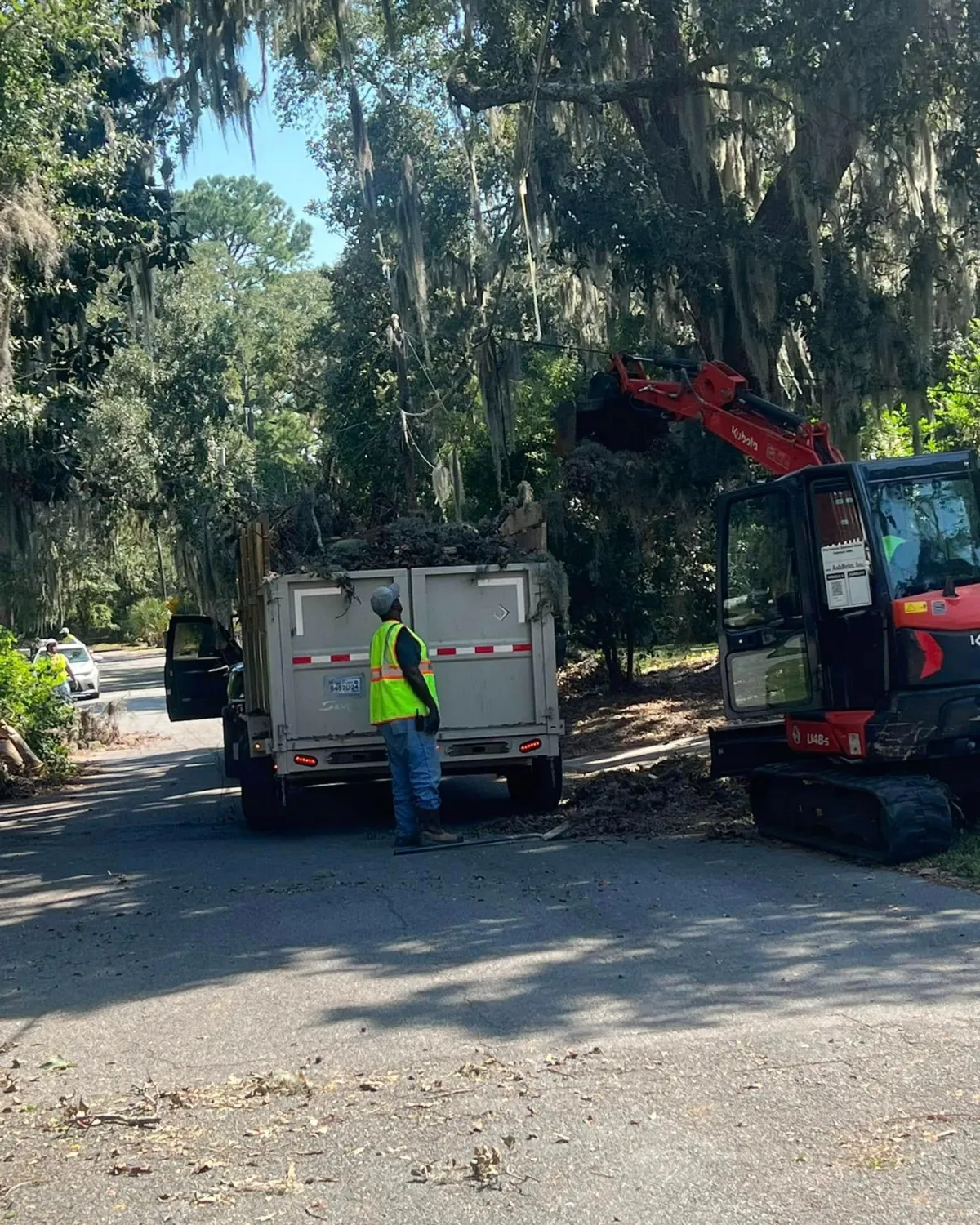 H.E. Tree & Debris Management Team in Coldspring, TX (3)