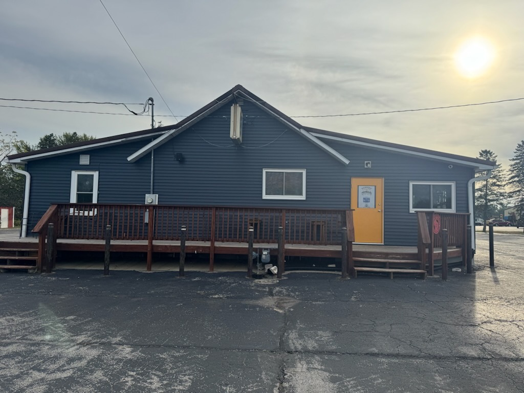 Sunset Tavern in Black River Falls, WI (4)