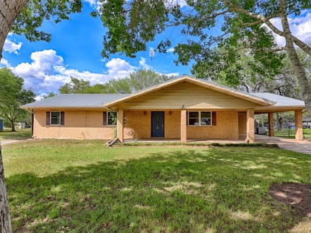 Madison Rogers - REALTOR in Schulenburg, TX (3)