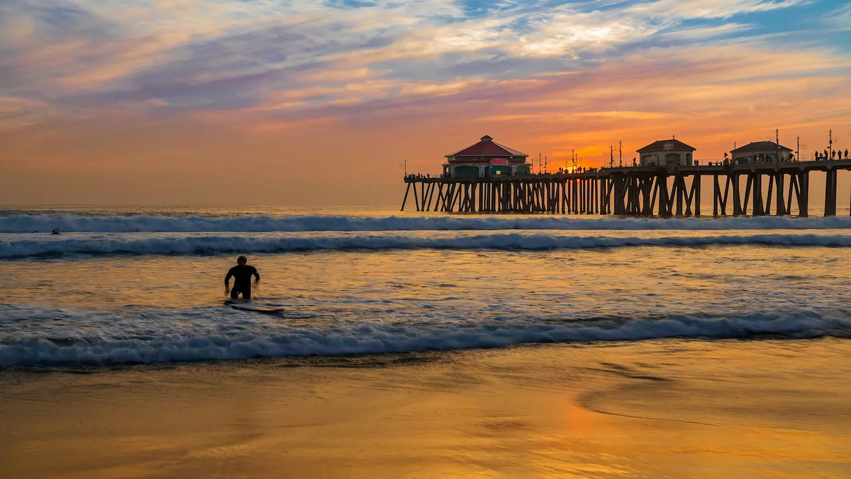 Lisa Kovacs in Seal Beach, CA (5)
