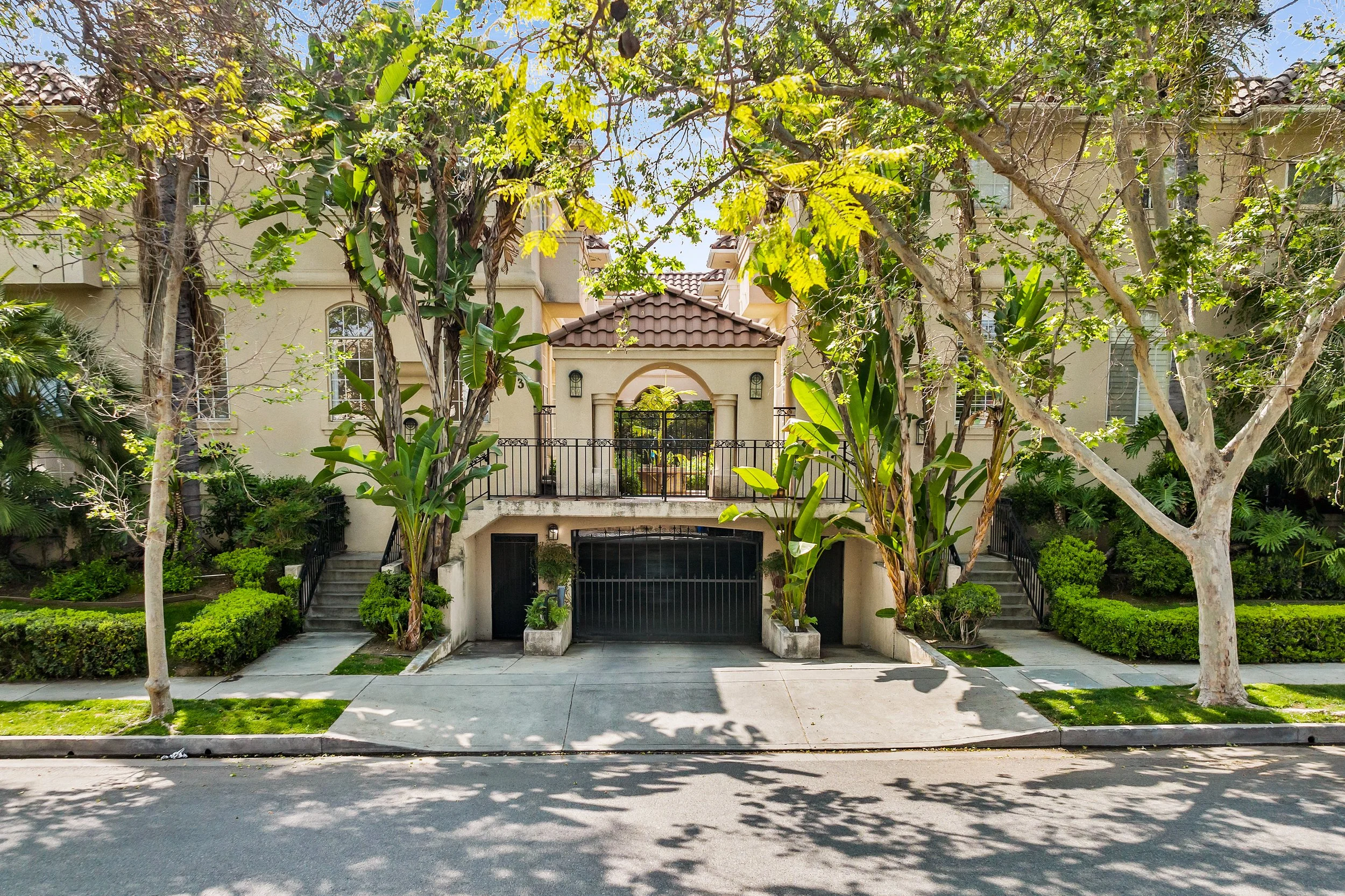 Ian & Kimberly Rhodes, Real Estate Agents & Advisors in Los Angeles, CA (3)