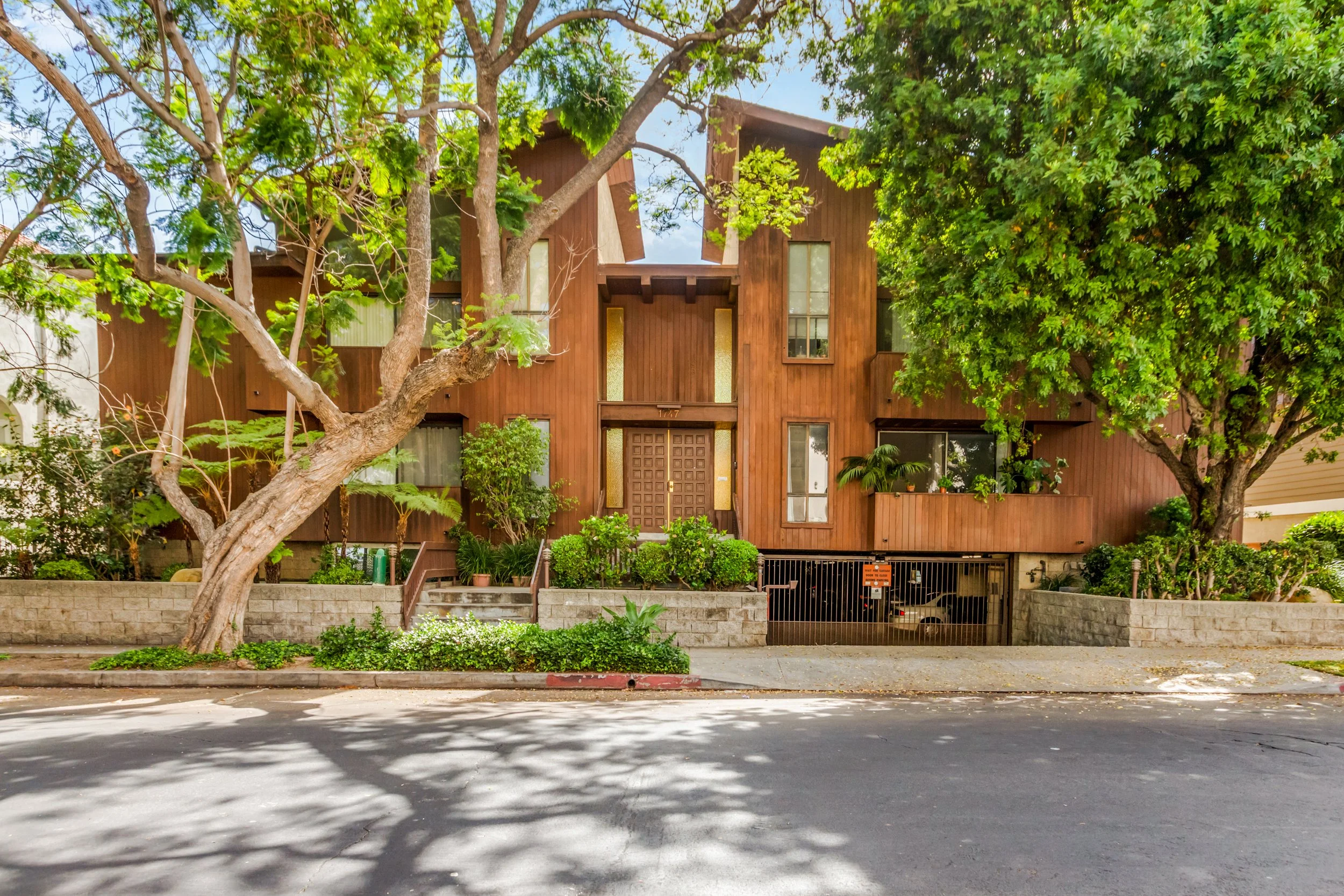 Ian & Kimberly Rhodes, Real Estate Agents & Advisors in Los Angeles, CA (6)