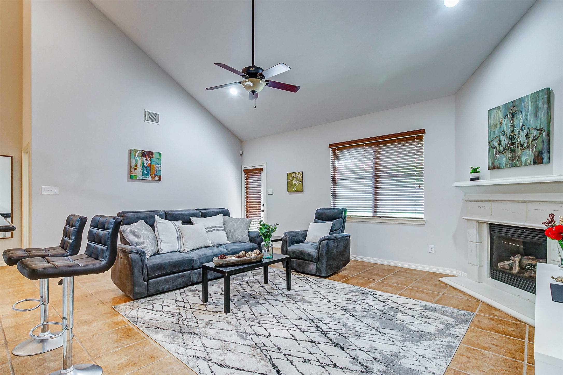 Leobell Martinez Group. Realtor Katy Compass in Katy, TX (5)