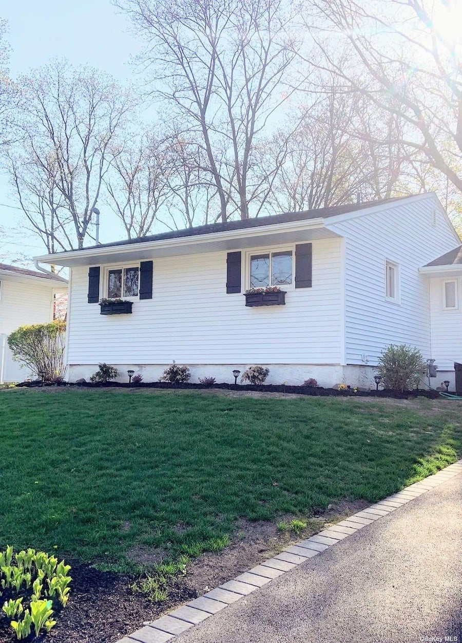 Megan Branigan Licensed Real Estate Salesperson, Branch Real Estate Group in Sea Cliff, NY (2)