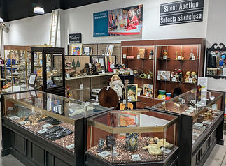 ReUzit on State: An MCC Thrift Store in Ephrata, PA (6)