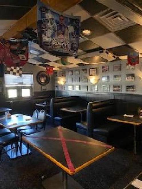Buck's Pit Stop in Hodgkins, IL