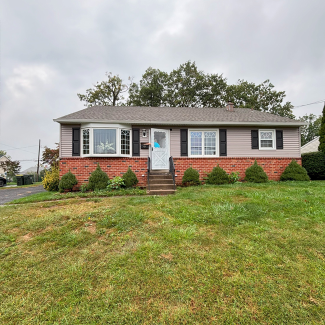 Black Lab Home Buyers in Beech Creek, PA (2)