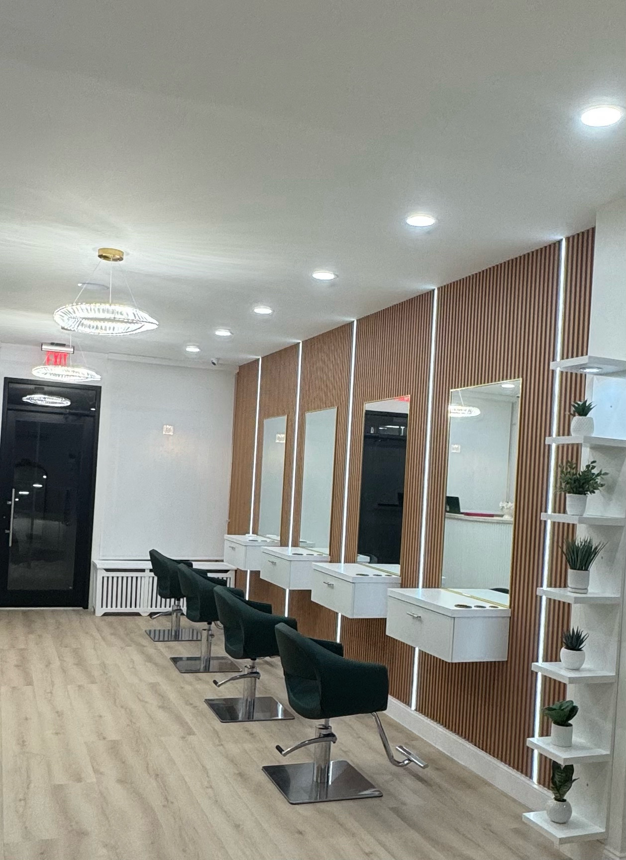 Lola Bella Salone in Scarsdale, NY