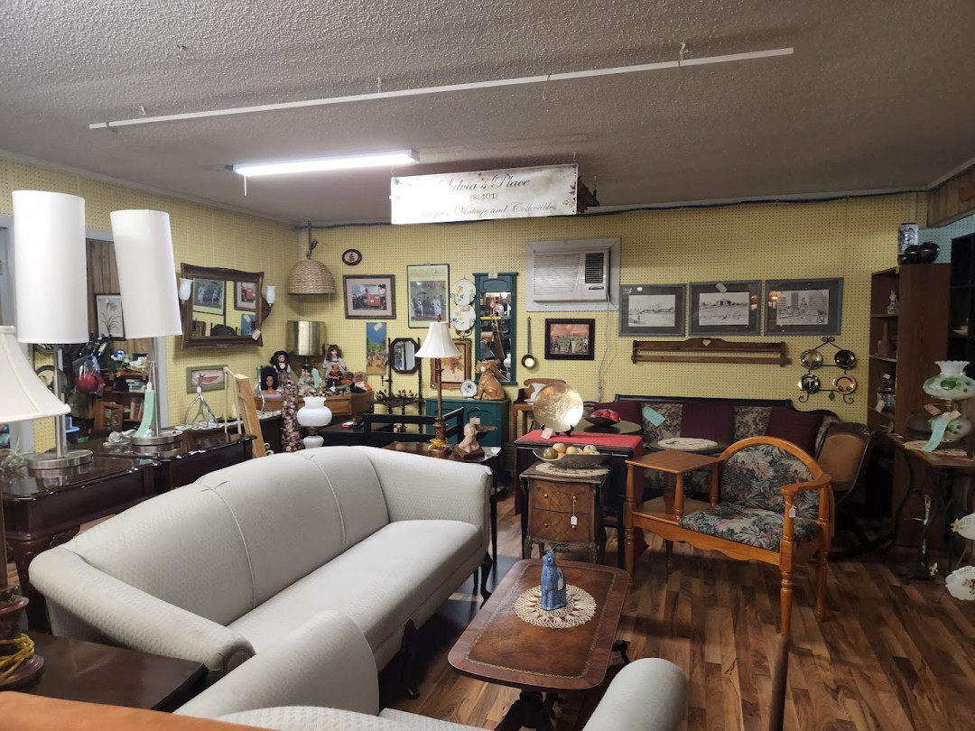 Herbal Roots & Antiques in Blountstown, FL