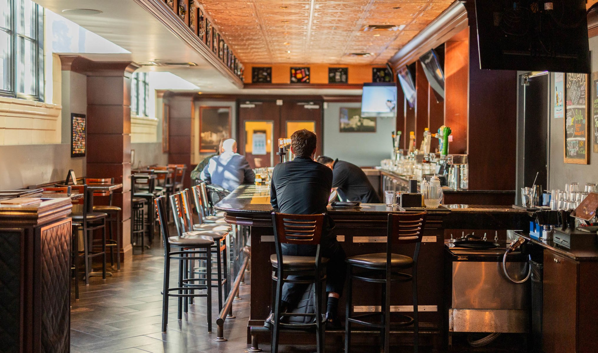 New Line Tavern in Chicago, IL