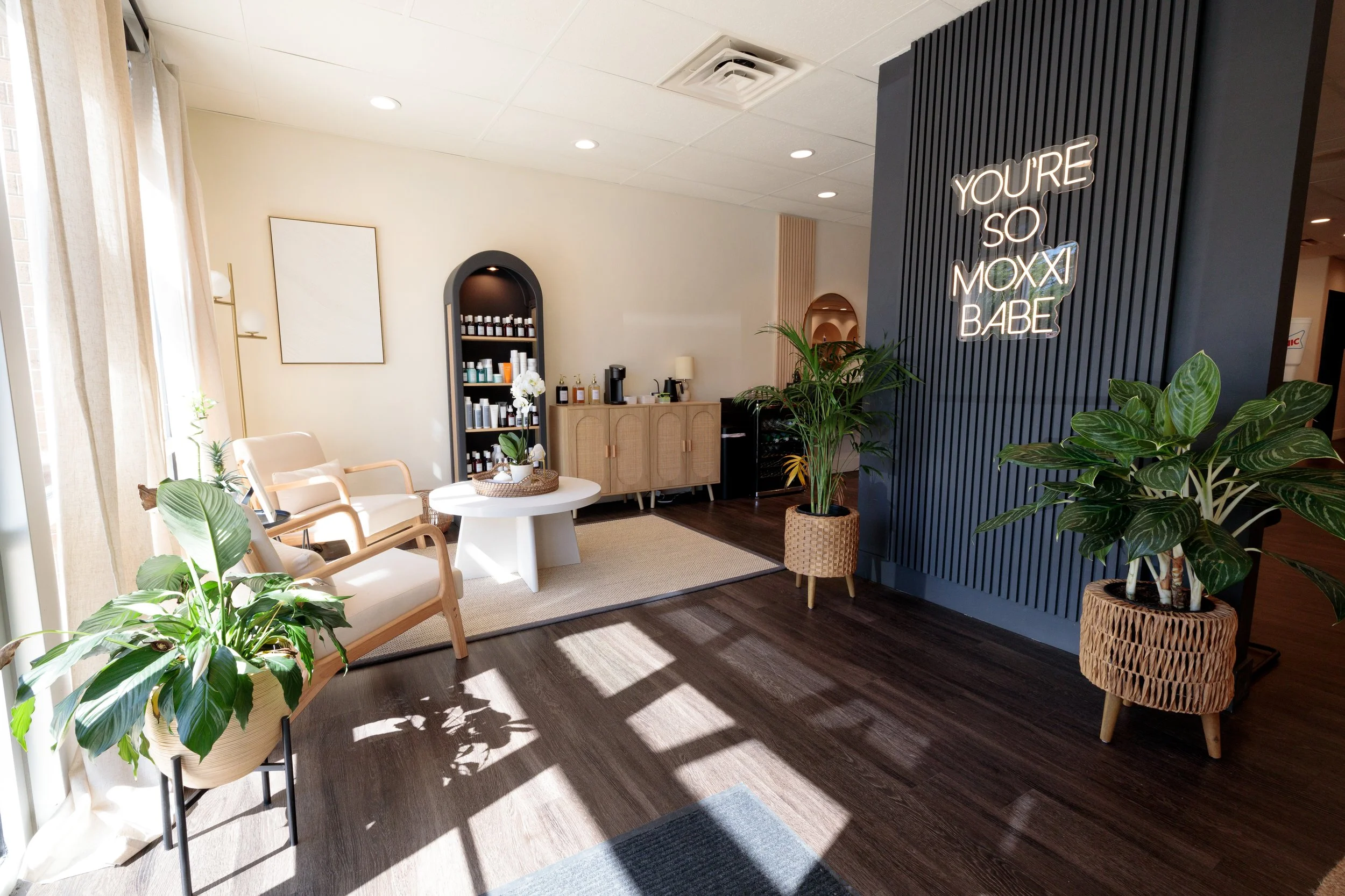 Moxxi Salon in Menomonee Falls, WI (6)