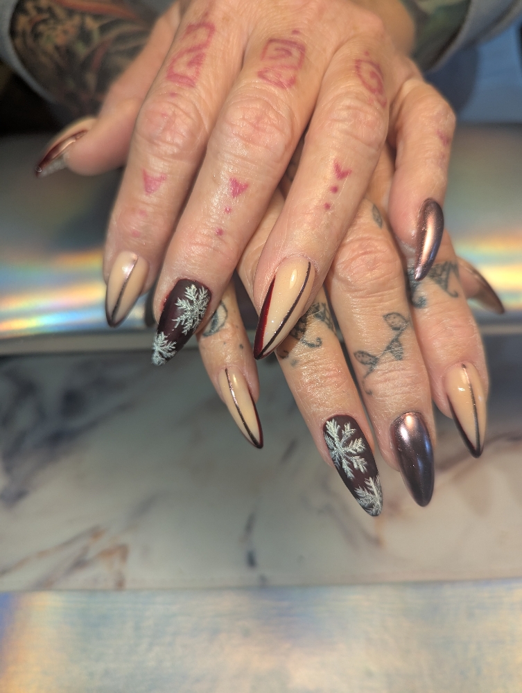 Opal Gypsy Nails (Sola Salon Suites) in Green Bay, WI