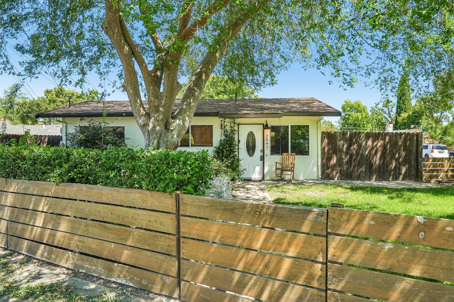 Jenny Rosas - Kinship Real Estate in Sacramento, CA