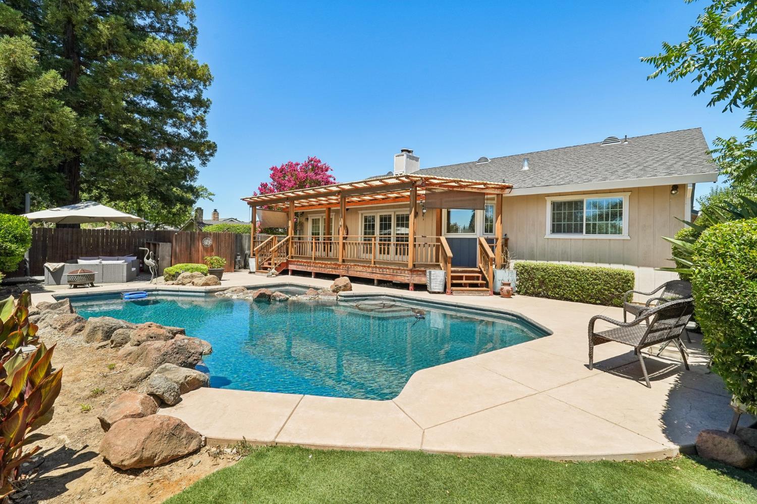 Jenny Rosas - Kinship Real Estate in Sacramento, CA (2)