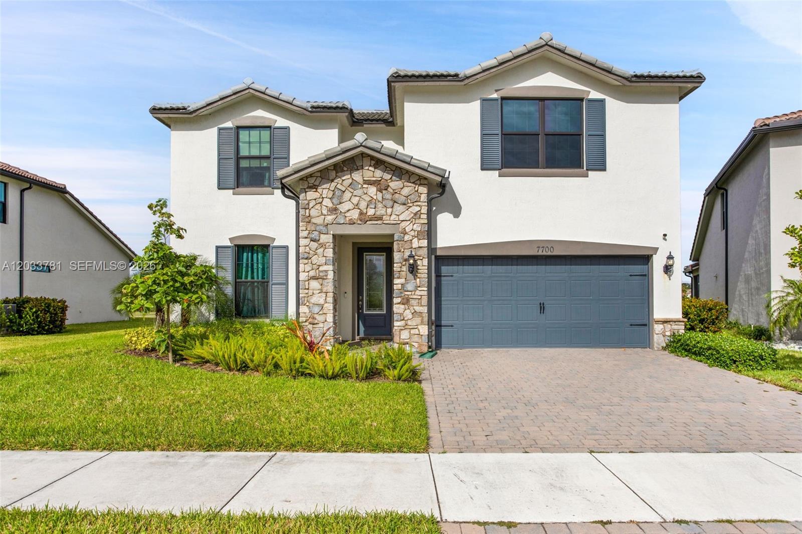 Sharon Wong Hollis at RE/MAX InterAction Realty in Tamarac, FL (6)