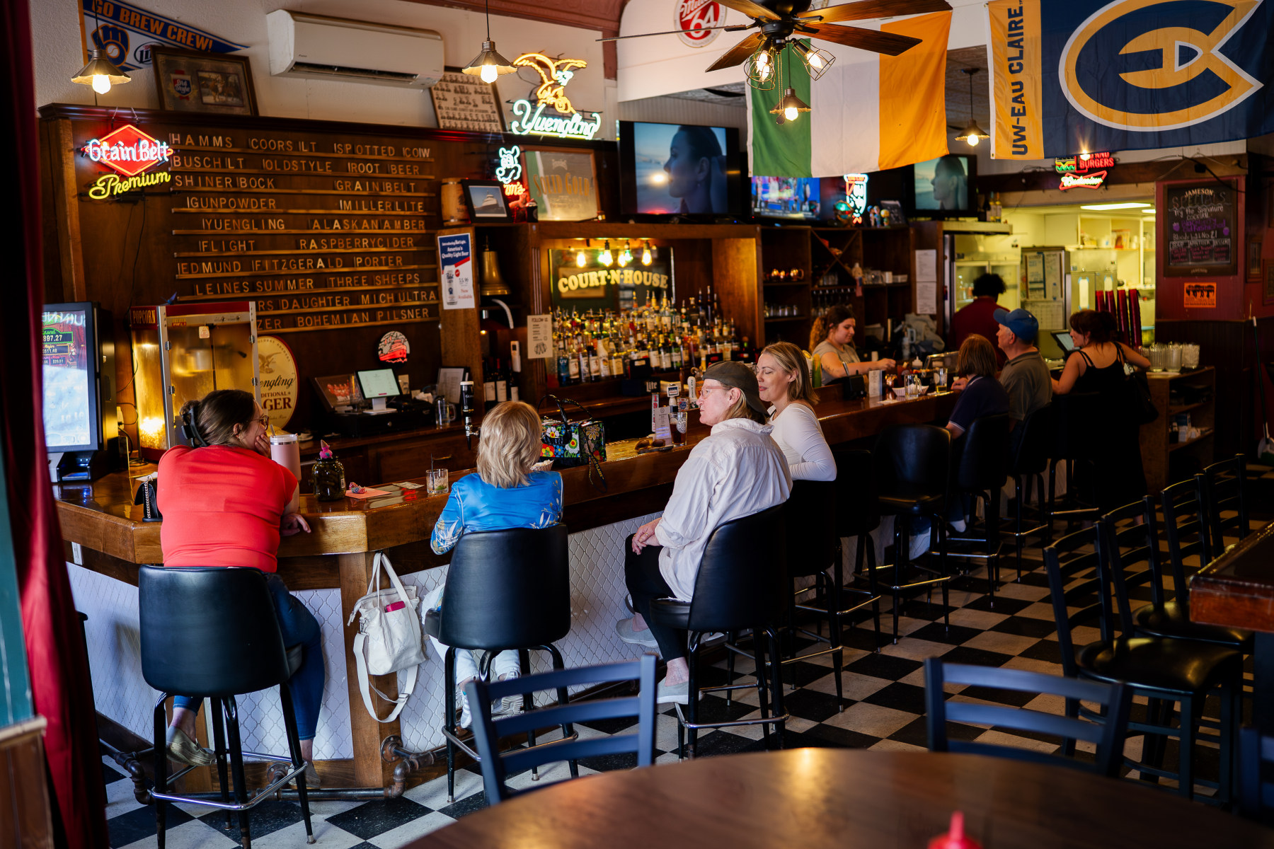 Court’N House - Bar & Grill in Eau Claire, WI