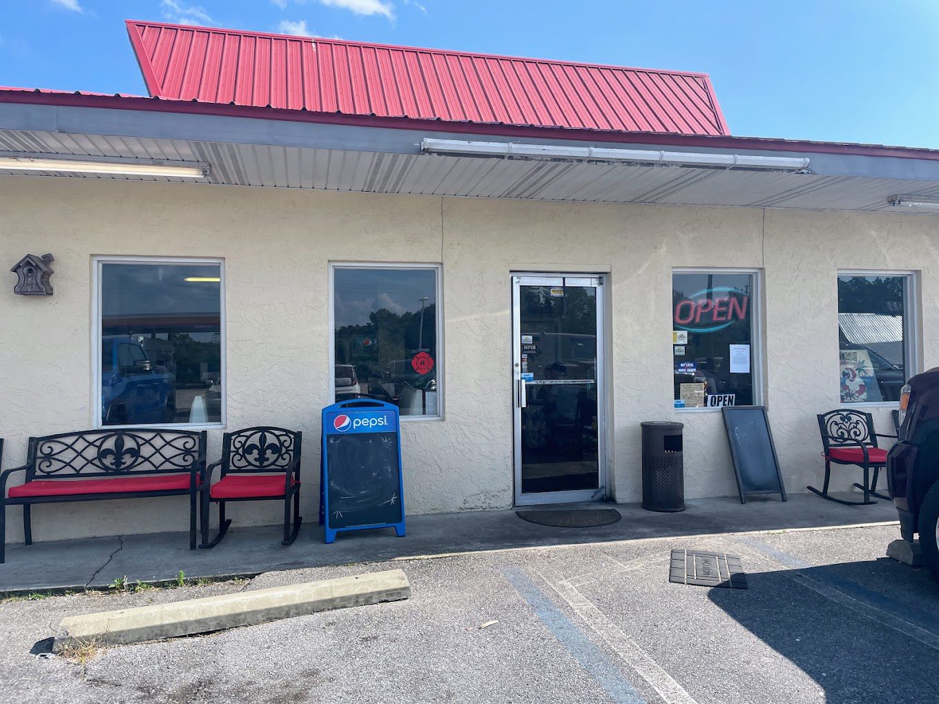 Castaway Seafood Restaurant in Bonifay, FL