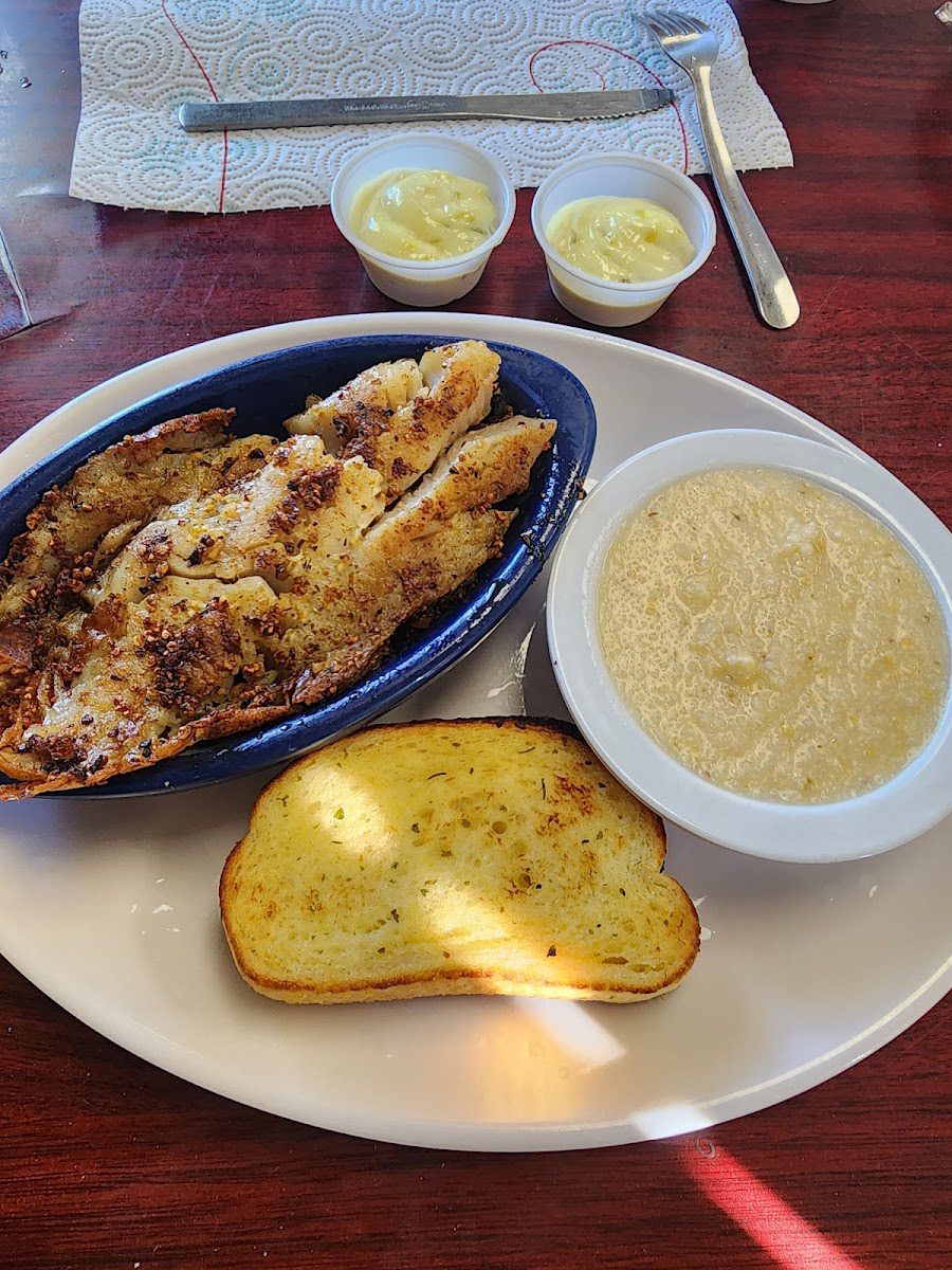 Castaway Seafood Restaurant in Bonifay, FL (2)