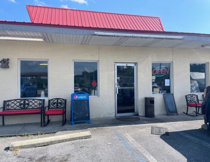 Castaway Seafood Restaurant in Bonifay, FL (3)