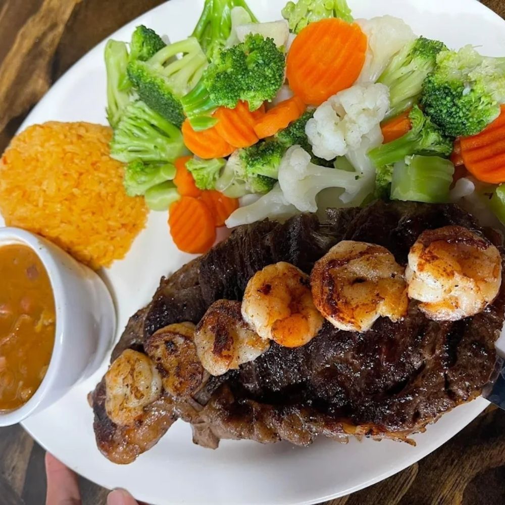 Rey del Mar Bar & Grill in Moultrie, GA (3)
