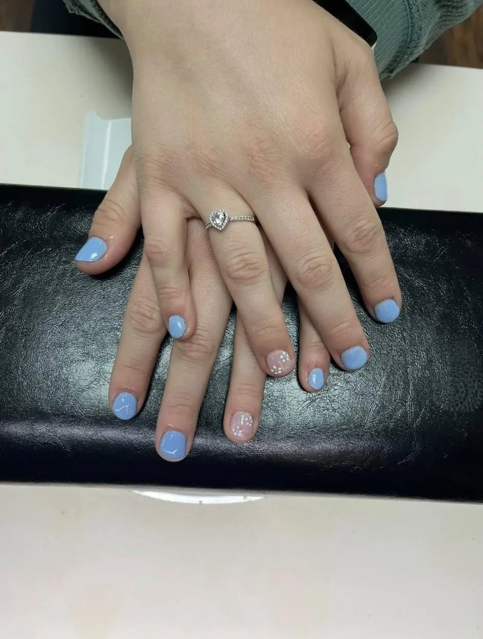 DeCenzo’s Nails and Lashes in Uniontown, PA (4)