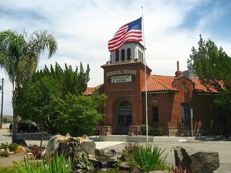 School House Restaurant & Tavern in Sanger, CA