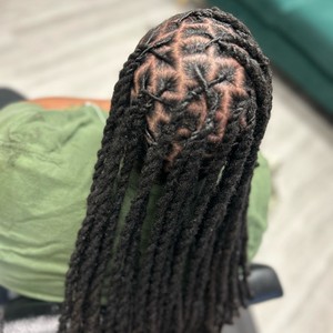Pashens Beauty, Locs & More in Greenville, SC (5)