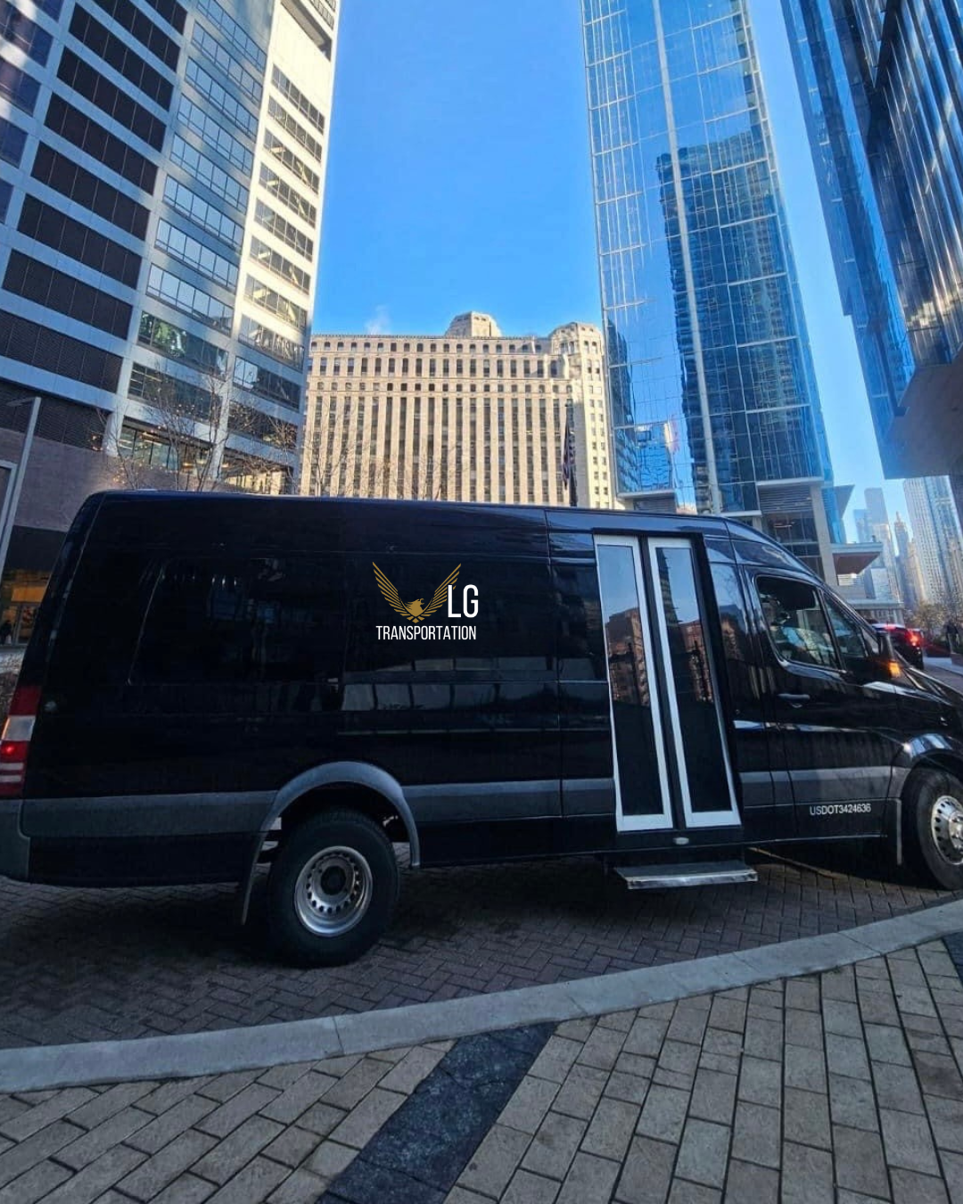LG Transportation - Black Car Service, Limos & Party Buses in Lake Geneva, WI (2)