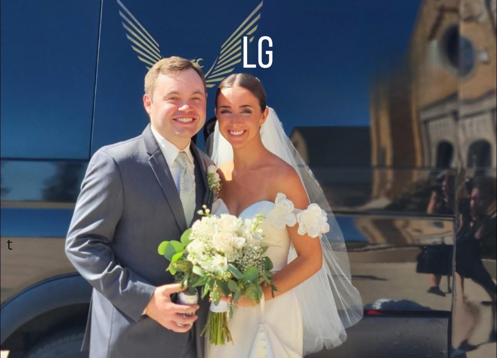 LG Transportation - Black Car Service, Limos & Party Buses in Lake Geneva, WI (6)