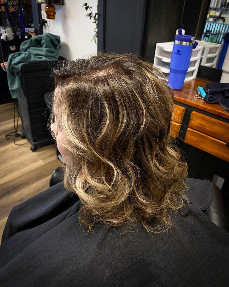 Deja Vu Hair Salon in Alma, WI